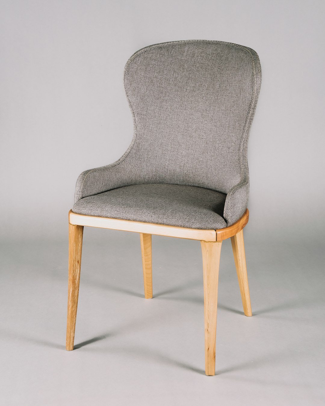 gray-and-white-padded-chair-kvmdstrgobm